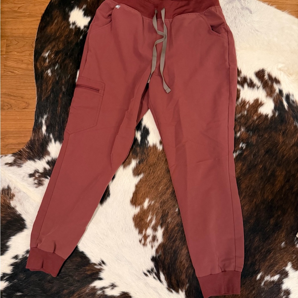 Figs Burgundy Joggers M/P